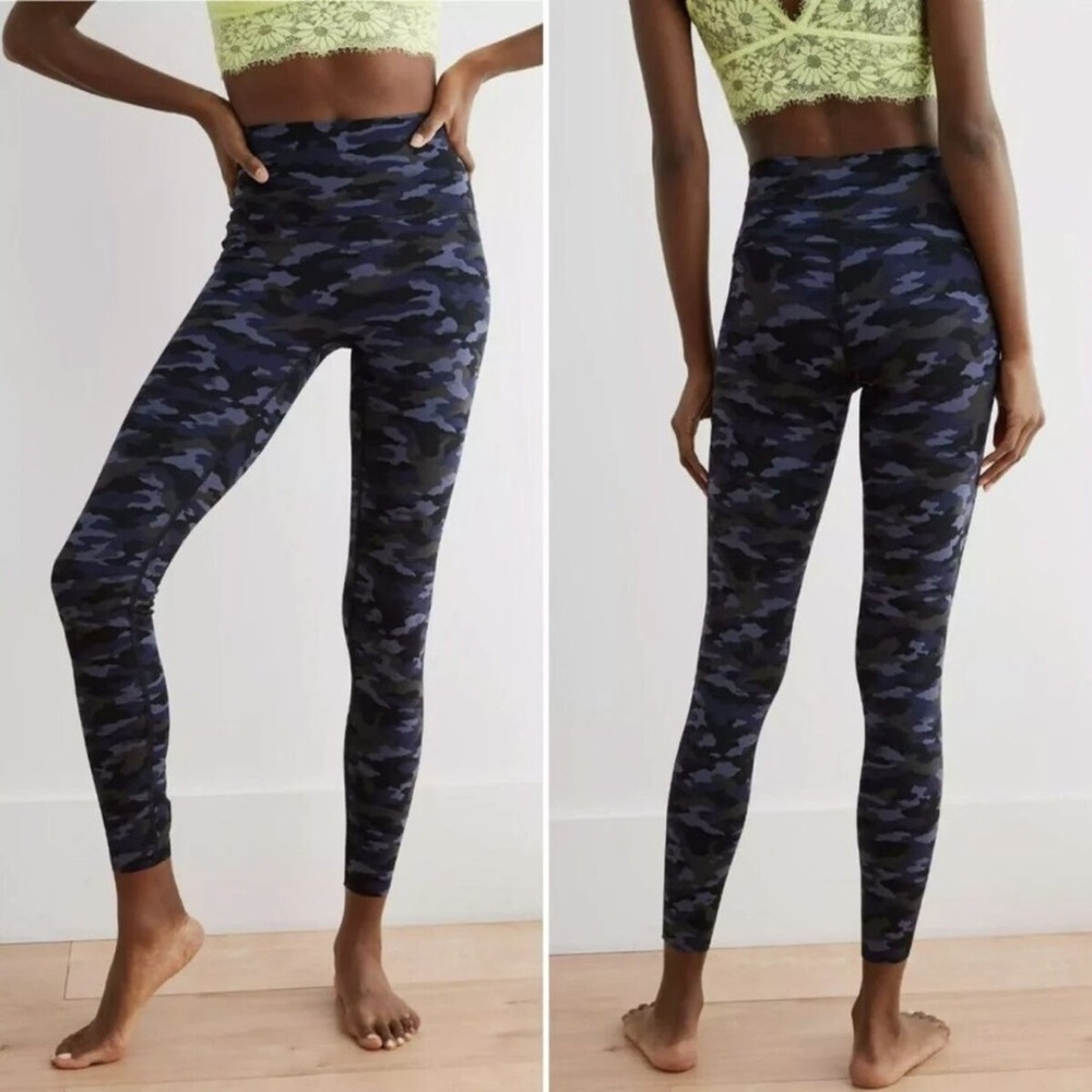 Aerie Chill Play Move Leggings / Blue Camo / Size XL